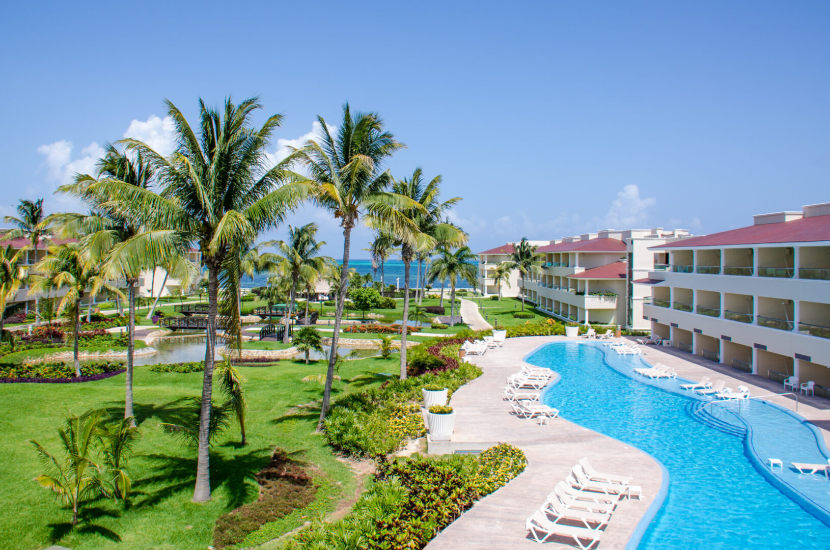 Moon Palace Sunrise, Architecture, Cancun, Room, Swim-up Suite, Outdoor Area, Pool
Moon Palace Sunrise Architecture